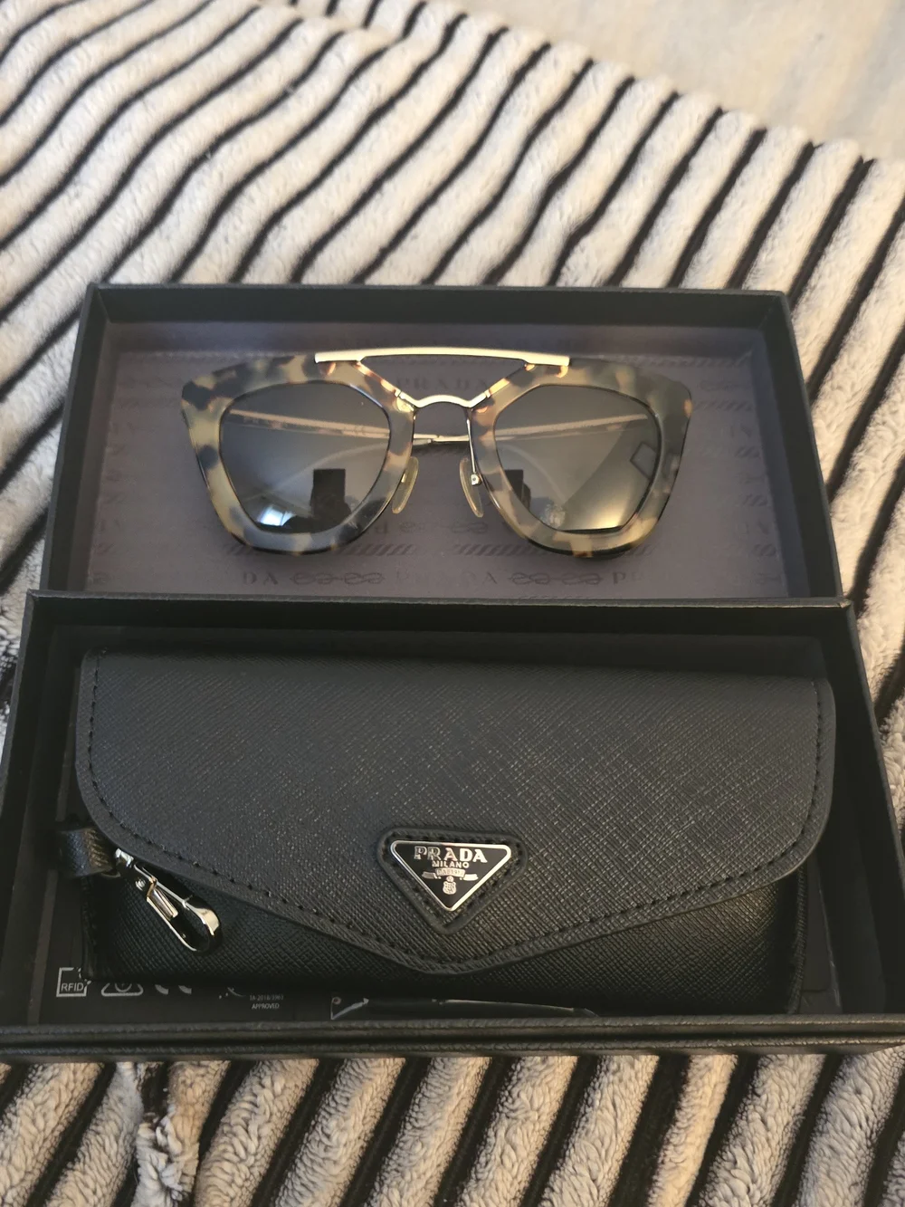 Prada SPR09Q Cinema Tortoise Shell Sunglasses Black Saffiano Leather Case + Box